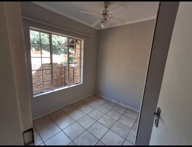 3 BEDROOM TOWNHOUSE FOR SALE IN SAFARI GARDENS